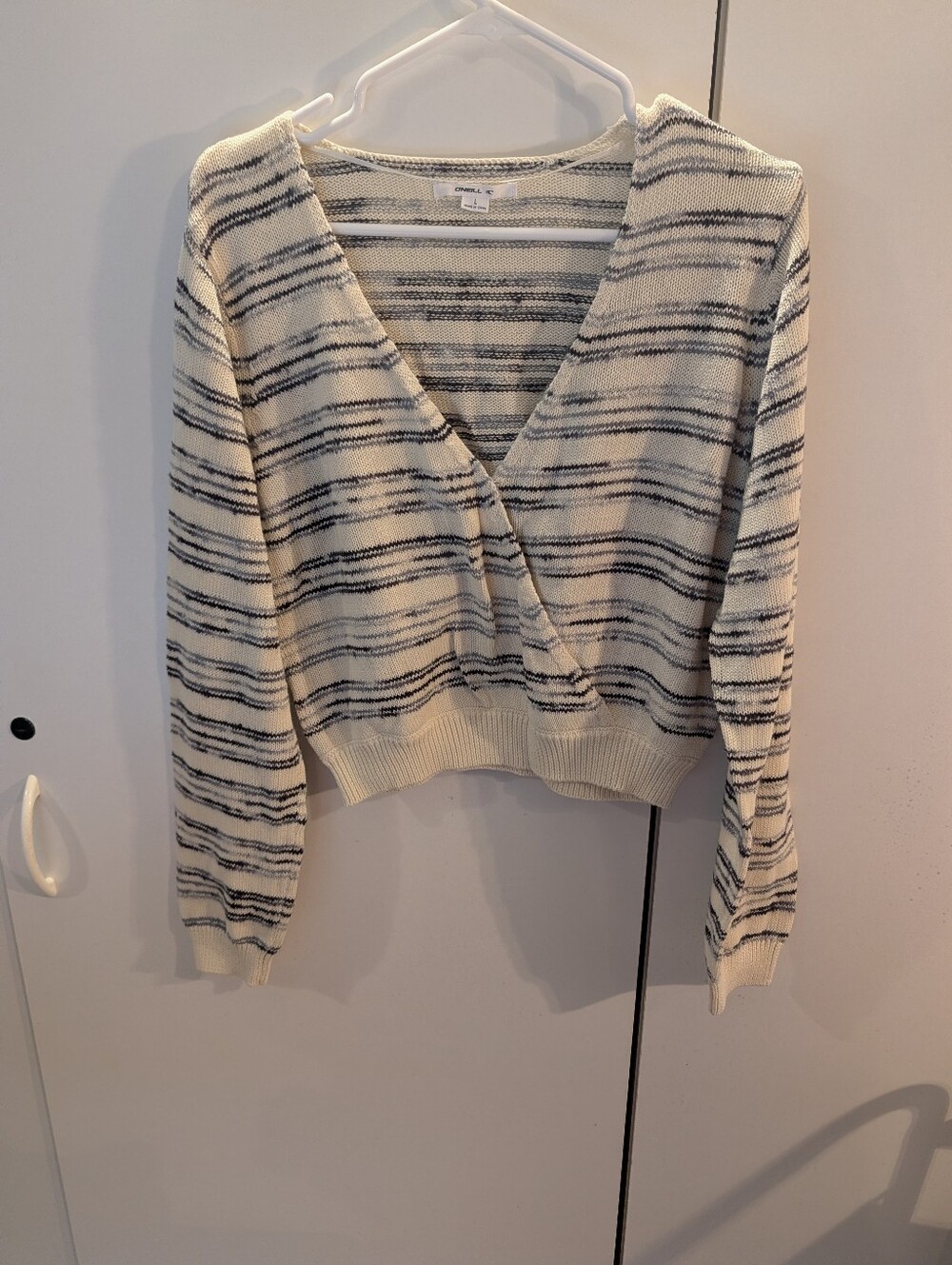 Oneill Woman's Large Casual Seaside Striped V-Neck Wrap Sweater Cream/Black NWT